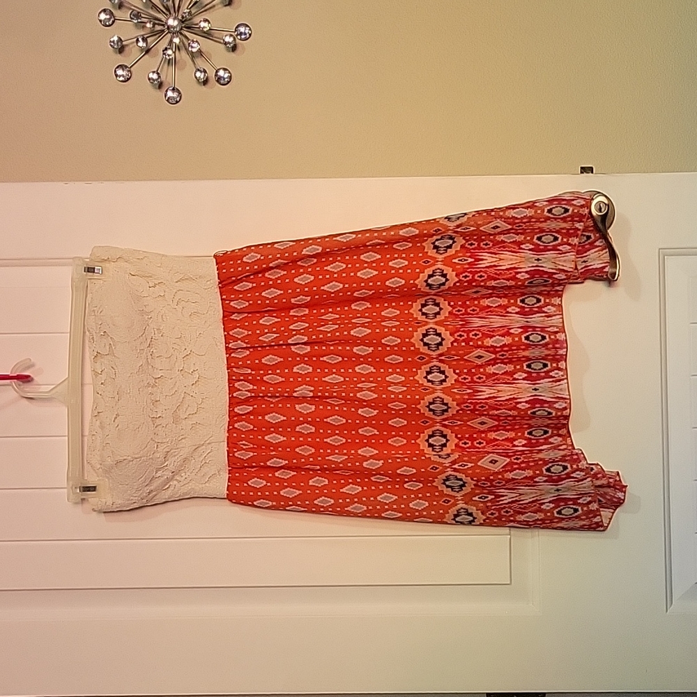 Cute lacey flowing summer dress size 11